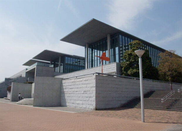 神戸にある建築家の安藤忠雄の建築作品7選。兵庫県立美術館や六甲の集合住宅など